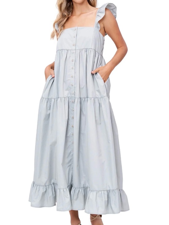 En Saison Dresses & Skirts - En Saison Flutter Sleeve Tiered Dress